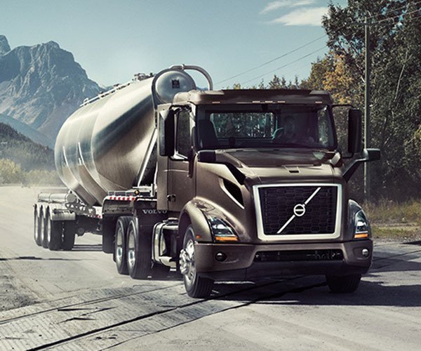 VOLVO VNR