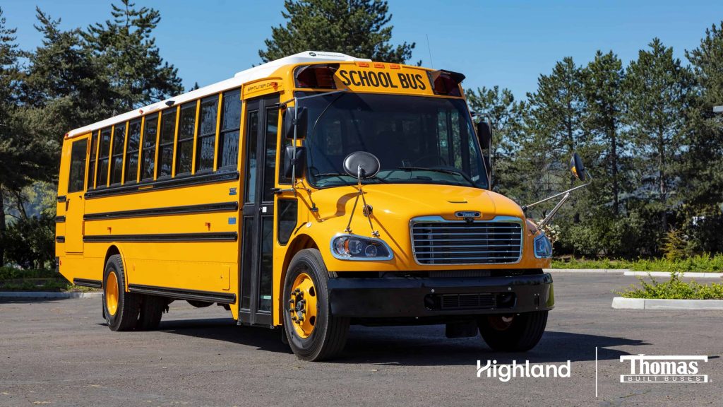 Accordo per accelerare l’impiego di scuolabus elettrici riducendo i costi, tra Highland Electric Fleets e Thomas Built Buses