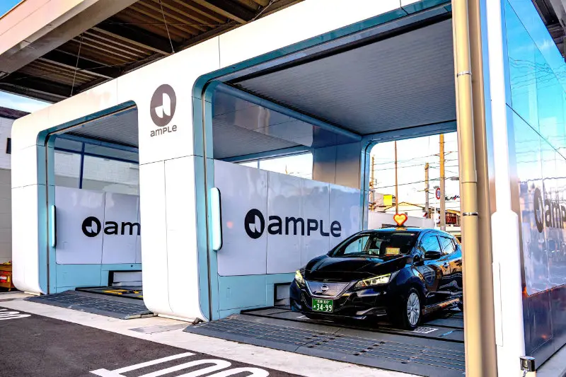 auto durante lo scambio delle batterie