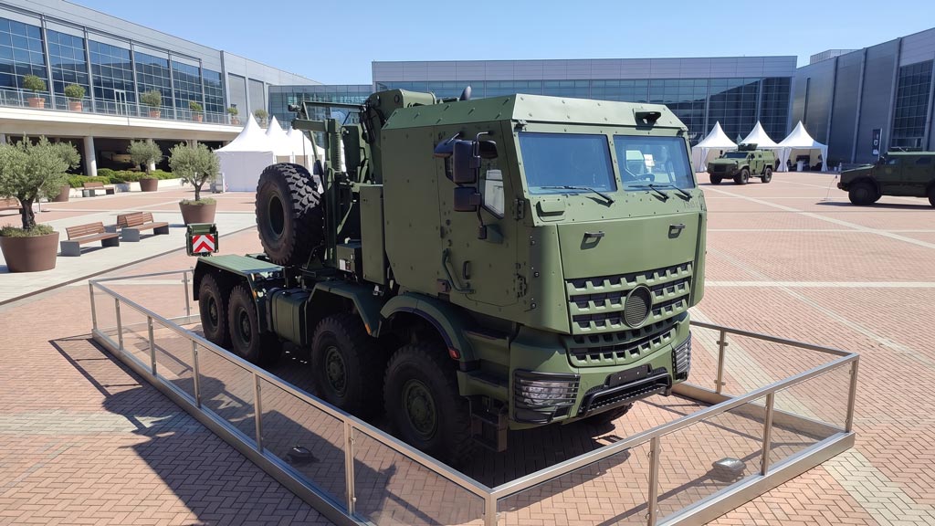 Zetros e Arocs militari esposti all'Eurosatory