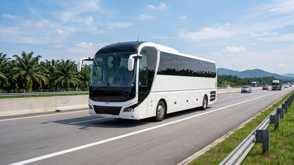 Autobus MAN su telaio Lion's Chassis in strada