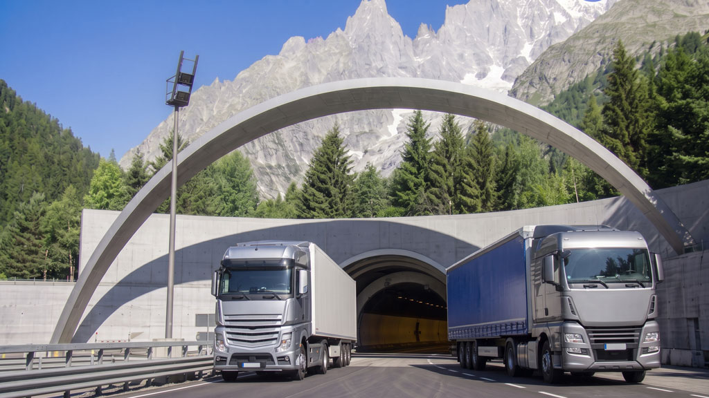 Ingresso del traforo del Monte Bianco in Italia